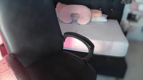 Taylor 3 online show from October 2025 02:57:01 PM