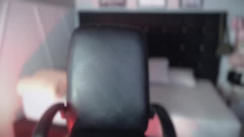 Taylor 3 online show from October 2025 10:40:01 PM