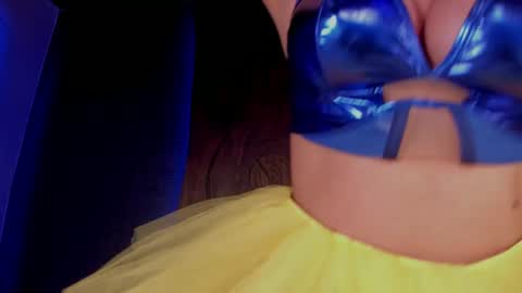 Snapshot of taylor_jonnees chatting on December 2024 06:59:02 PM Taylor Help me to get 100 thumbs up online show from December 2024 06:59:02 PM