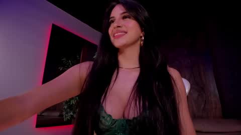 Snapshot of taylor_jonnees chatting on February 2025 07:06:01 PM Taylor Help me to get 100 thumbs up online show from February 2025 07:06:01 PM