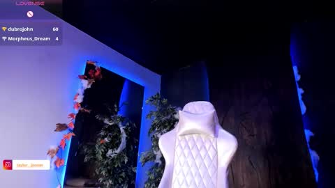 Snapshot of taylor_jonnees chatting on October 2025 05:03:02 PM Taylor Help me to get 100 thumbs up online show from October 2025 05:03:02 PM