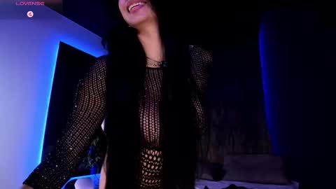 Snapshot of taylor_jonnees chatting on November 2025 04:32:02 PM Taylor Help me to get 100 thumbs up online show from November 2025 04:32:02 PM