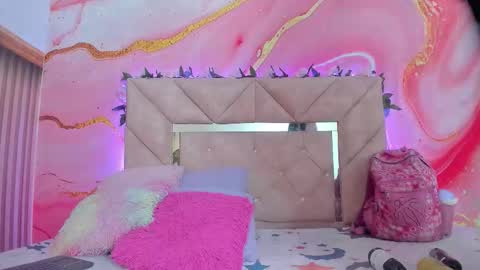 Oriana online show from November 2025 11:00:02 AM