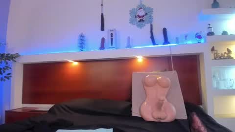 Taylor online show from December 2024 03:01:01 PM