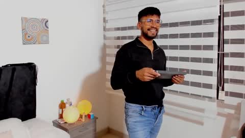 taylormaccurdy_ online show from September 2025 03:16:02 PM