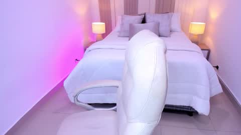 Snapshot of taylorr_hills chatting on October 2025 07:47:02 PM Taylor online show from October 2025 07:47:02 PM