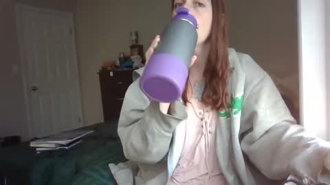 Snapshot of taylorslay chatting on December 2025 07:53:02 PM taylorslay online show from December 2025 07:53:02 PM