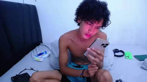 Tayron online show from February 2025 05:08:01 PM