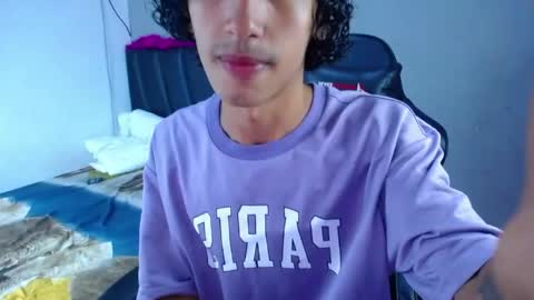 Tayron online show from May 2026 04:02:02 PM