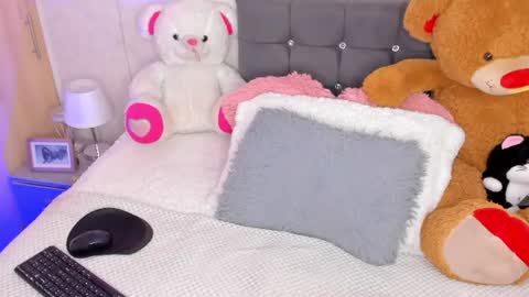 Snapshot of tayssa_maravilh chatting on June 2026 12:44:01 AM TAYSSA ONLINE FROM 0630 PM - 1130 PM COLOMBIAN HOUR online show from June 2026 12:44:01 AM