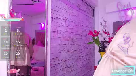 Sofia online show from September 2025 12:48:01 PM