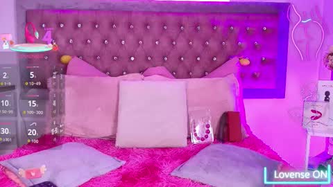 Sofia online show from September 2025 12:38:01 PM