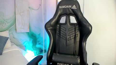 Snapshot of tayzon_foxxx chatting on March 2026 08:20:02 PM Sofia online show from March 2026 08:20:02 PM