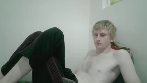 Snapshot of tcute0 chatting on May 2026 10:25:02 PM tcute0 online show from May 2026 10:25:02 PM
