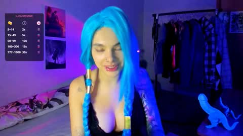 Kristina online show from November 2025 07:12:01 PM