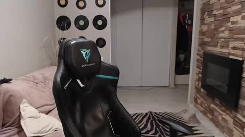 Snapshot of teddy_mode chatting on November 2025 02:50:02 AM Teddy online show from November 2025 02:50:02 AM