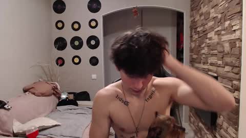 Snapshot of teddy_mode chatting on December 2025 07:57:02 AM Teddy online show from December 2025 07:57:02 AM