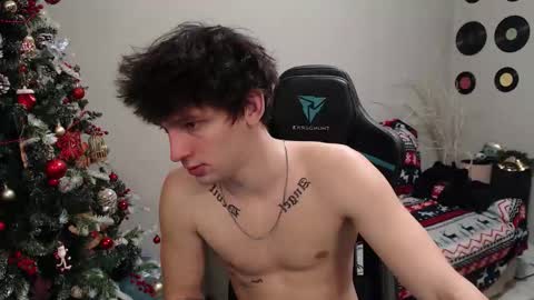 Snapshot of teddy_mode chatting on December 2025 04:29:01 AM Teddy online show from December 2025 04:29:01 AM