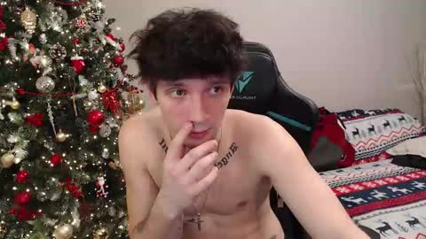 Snapshot of teddy_mode chatting on December 2025 09:33:01 PM Teddy online show from December 2025 09:33:01 PM