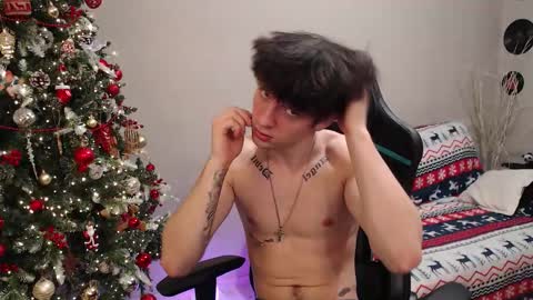 Snapshot of teddy_mode chatting on December 2025 10:28:02 PM Teddy online show from December 2025 10:28:02 PM