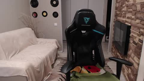 Teddy online show from May 2026 05:51:02 PM