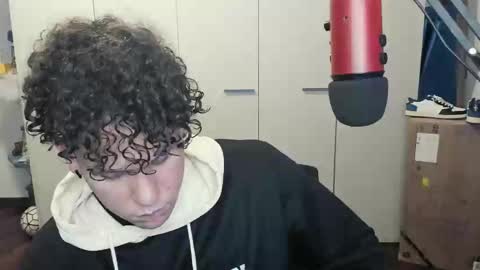 tedhmicro25 online show from February 2025 07:04:02 PM