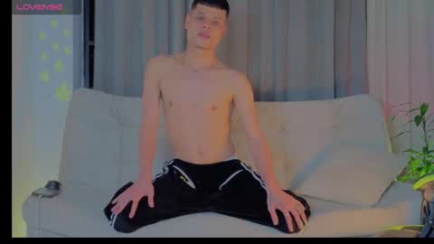 teeenagefeverr online show from October 2025 12:44:01 AM