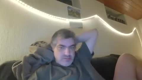 Peter online show from November 2025 07:35:02 PM