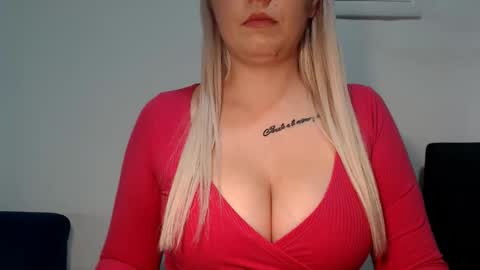 Teeyara  online show from October 2025 06:25:02 PM