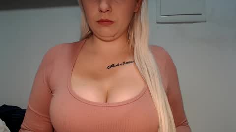 Teeyara  online show from November 2025 10:06:02 AM