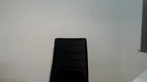 Teeyara  online show from December 2025 07:53:01 PM