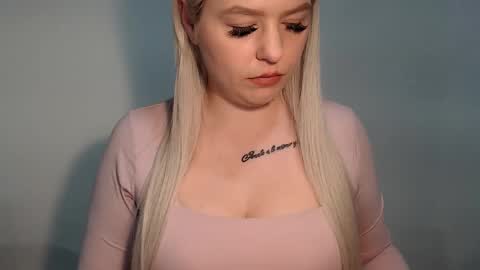 Teeyara  online show from February 2026 10:35:01 PM