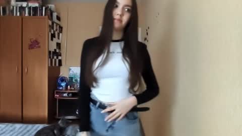 Snapshot of teganmeiser chatting on December 2025 11:15:01 AM Kimi online show from December 2025 11:15:01 AM