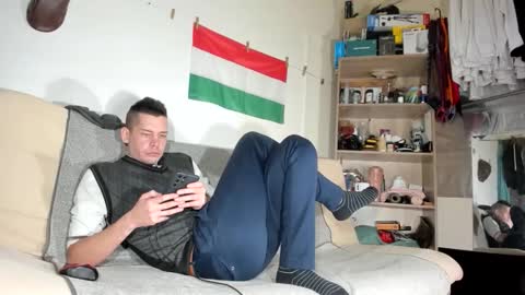 Virg Lszl online show from January 2026 04:44:01 PM