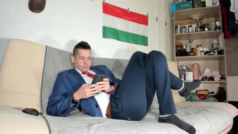 Virg Lszl online show from January 2026 11:03:02 AM