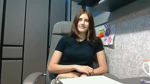 Alice online show from October 2025 05:06:01 AM