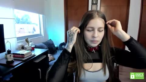 Snapshot of temptressweet chatting on October 2025 10:23:02 PM Scar online show from October 2025 10:23:02 PM