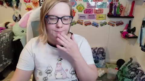 Pixie and Tentacle Overlord online show from February 2026 11:38:02 PM