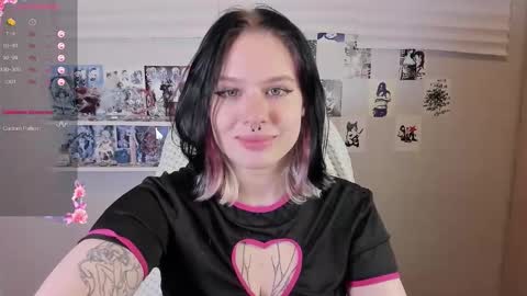 Snapshot of tender__kitty chatting on November 2025 03:11:01 PM Sue online show from November 2025 03:11:01 PM