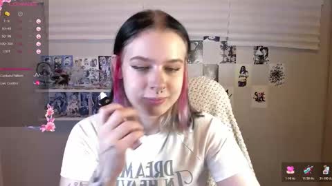 Snapshot of tender__kitty chatting on December 2025 03:41:01 PM Sue online show from December 2025 03:41:01 PM