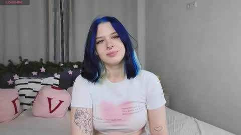 Snapshot of tender__kitty chatting on December 2025 03:19:01 PM Sue online show from December 2025 03:19:01 PM