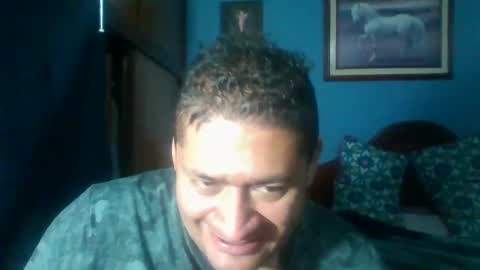 Snapshot of tender_eldelatienda chatting on January 2025 11:17:01 PM Fabio Canavaro online show from January 2025 11:17:01 PM