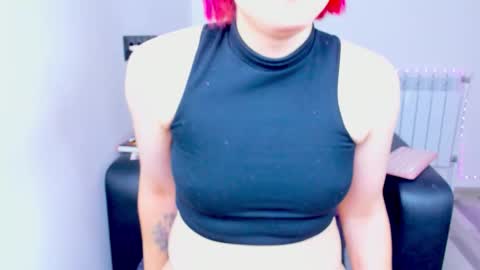 Snapshot of tenebrise chatting on September 2025 12:21:02 PM Kira online show from September 2025 12:21:02 PM