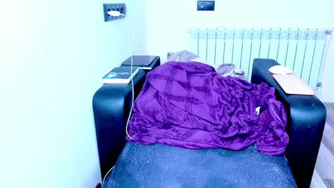 Snapshot of tenebrise chatting on November 2025 10:42:02 PM Kira online show from November 2025 10:42:02 PM