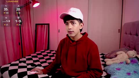 teo brown Independent model online show from January 2025 01:25:02 PM