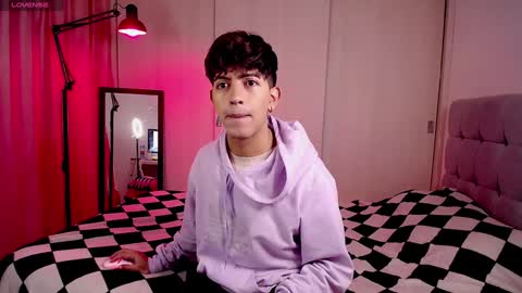 teo brown Independent model online show from January 2025 01:28:01 PM