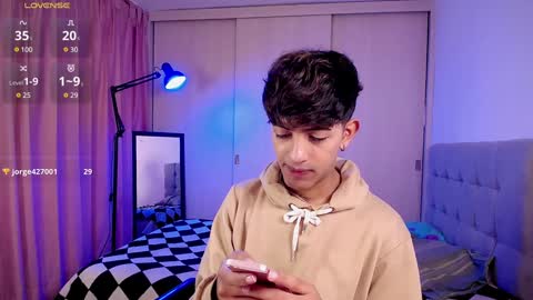 teo brown Independent model online show from January 2025 05:04:01 PM