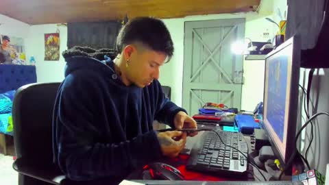 Snapshot of teoyes_ chatting on November 2025 12:00:02 AM teoyes_ online show from November 2025 12:00:02 AM