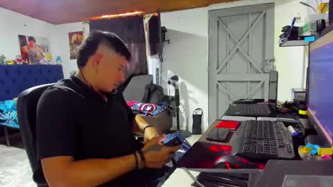 teoyes_ online show from November 2025 05:20:01 PM