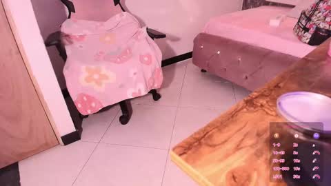 Terra Elowen online show from October 2025 11:09:02 AM